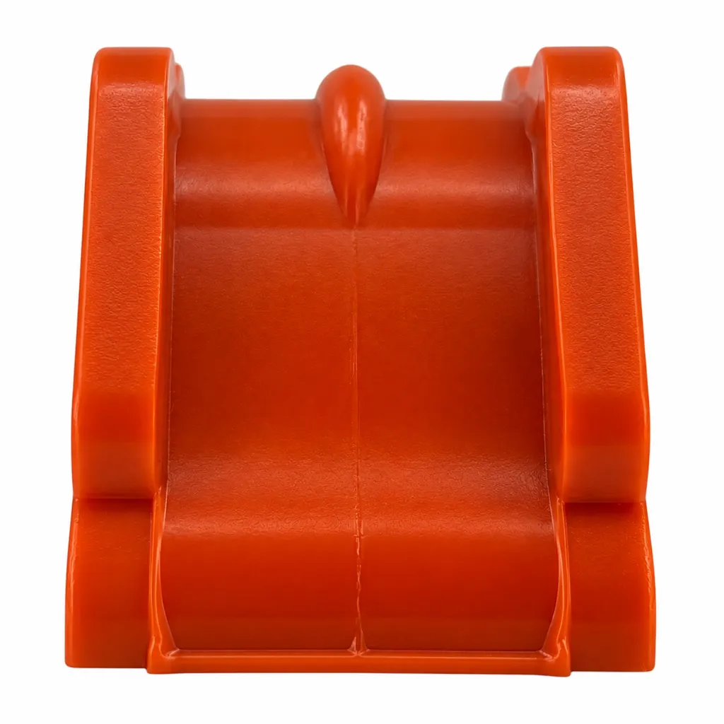 Componente plástico naranja moldeado.webp
