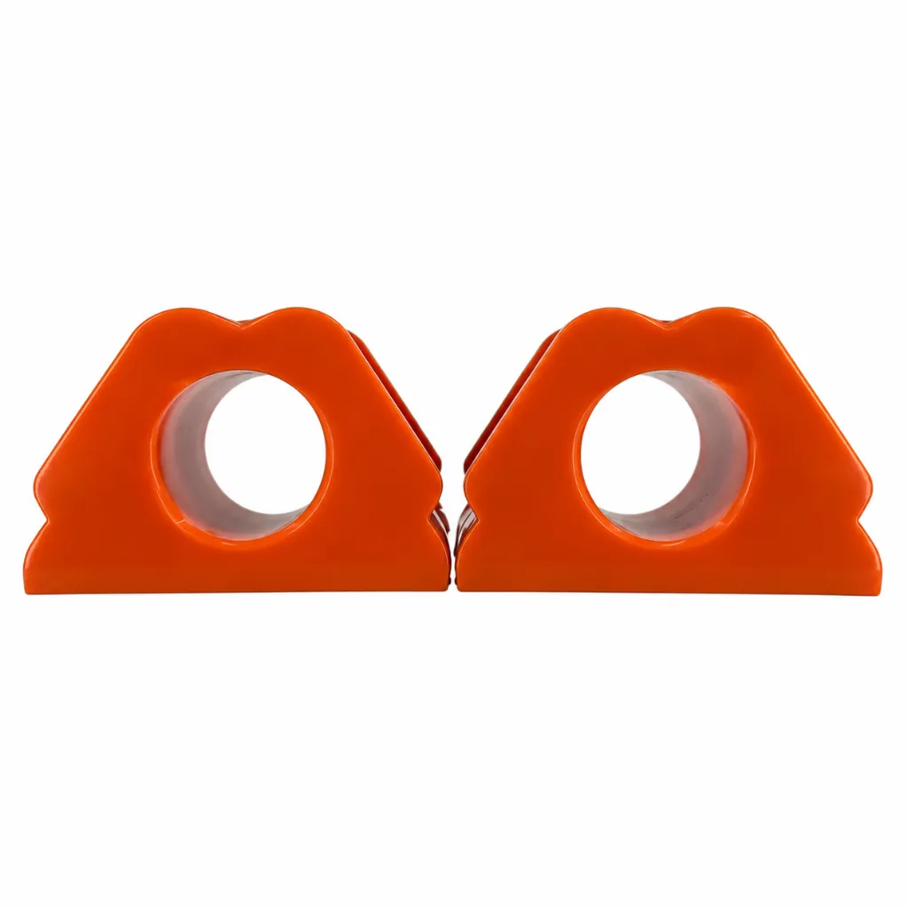 Par de bujes naranjas simétricos.webp