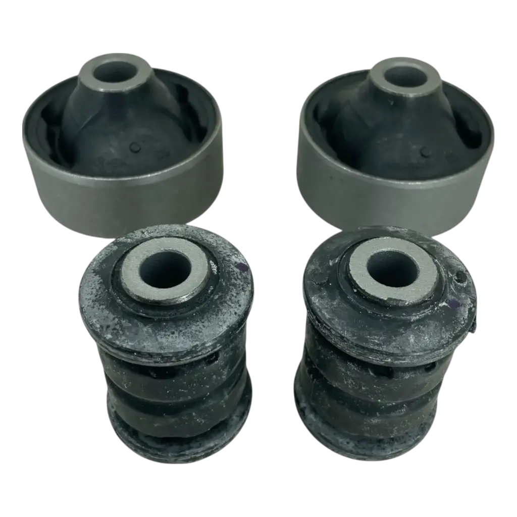 [04-1403081-KB (2) 04-1403082-KB (2)]  Kit de 2 bujes grandes y 2 chicos para horquilla delantera Chevrolet Sonic